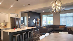 Large Modern Home At The Cottages #54